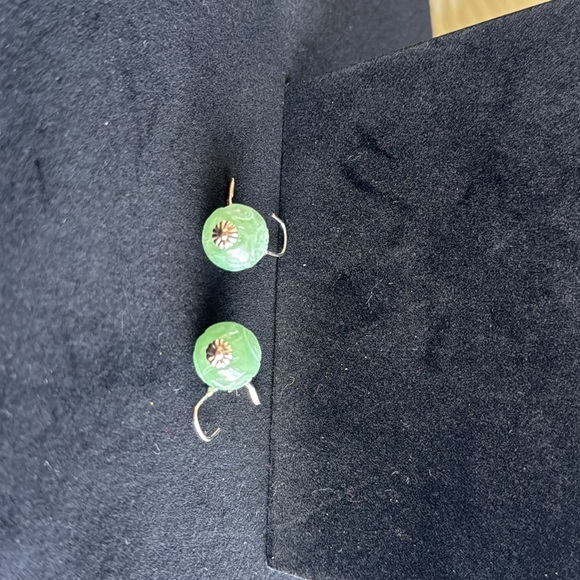 Vintage Jade Necklace and Earring Set - Picture 6 of 7